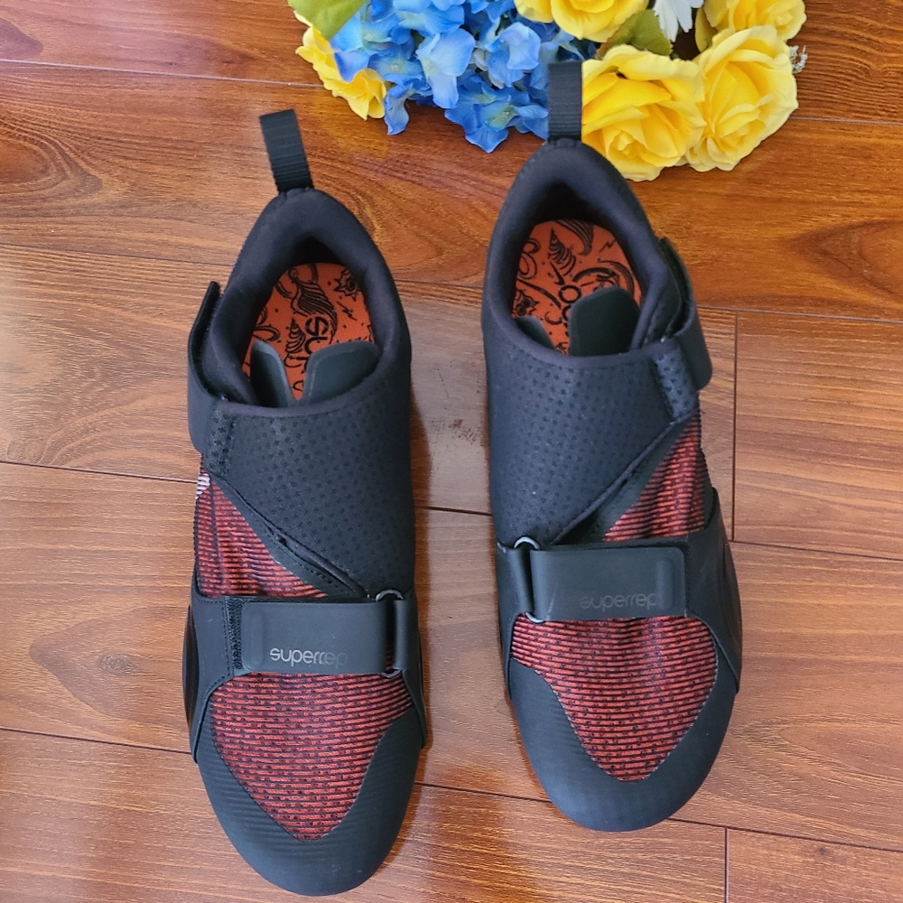 Nike Men's Black and Red Athletic Shoes